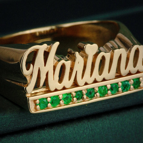 Anillo Nombre Personalizado Con Esmeraldas 10 Puntos POR FABRICACION Oro amarillo 18k / Talla 7 / 7,79 Gr *
