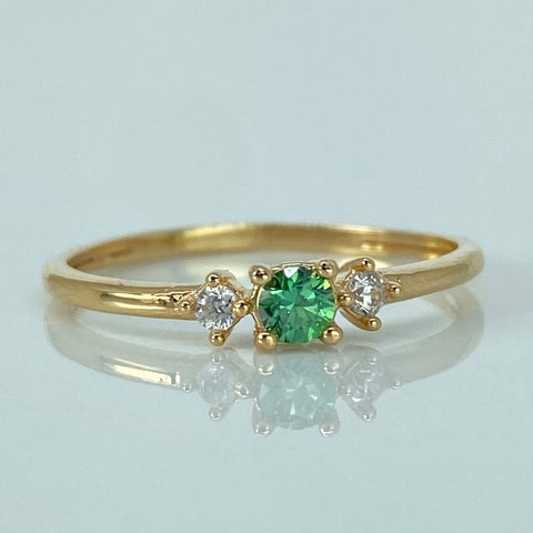 Anillo Tres Circones Blancos Verde Oro amarillo / Talla 6 1/4 / 1,4 Gr †