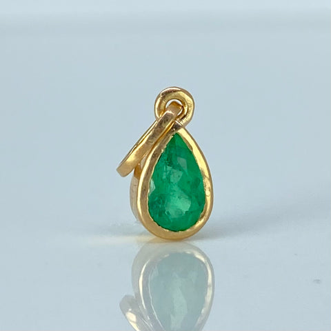 Dije Lagrima Esmeralda 60PTS Oro amarillo 0,75 Gr / 1,5 Cm