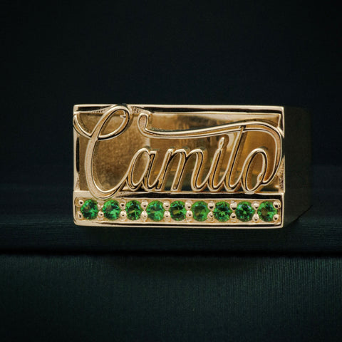 Anillo Nombre POR FABRICACIÓN 10 Pts De Esmeraldas Oro amarillo 18k / Talla 8 / 7,73 Gr *