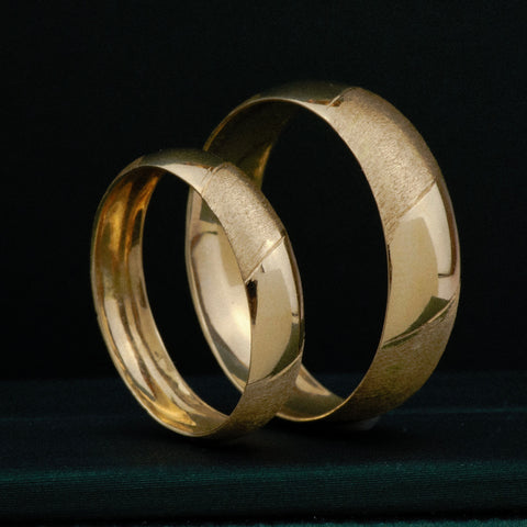 Anillo Argollas Lisas / Diamantadas POR FABRICACIÓN Oro amarillo 18k / Talla 7 / 10 Gr *