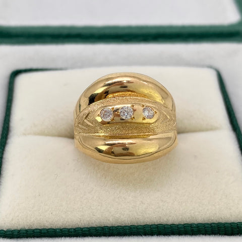 Anillo Trio Circones Blancos Fondo Diamantado Oro amarillo 18k / Talla 6 / 3,14 Gr *