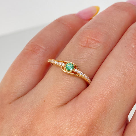 Anillo Solitario Circones Blancos Verde Oro amarillo / Talla 7 1/4 / 1,8 Gr †