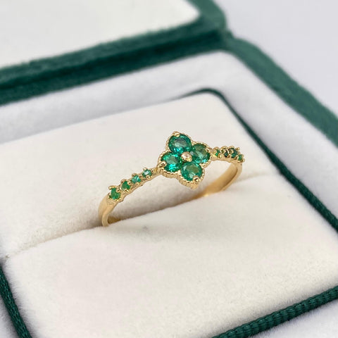 Anillo Esmeraldas Oro amarillo 18k / Talla 8 / 2,0 Gr