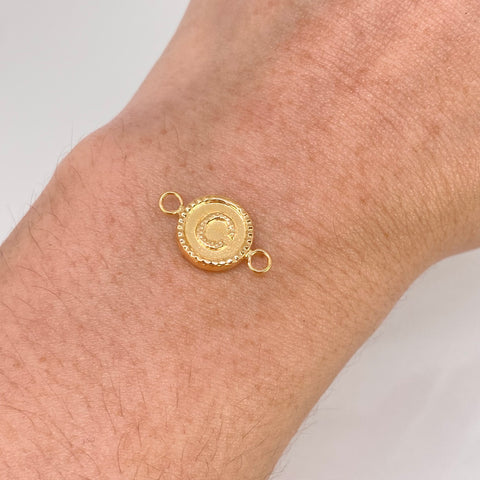 Herraje Letra C Oro amarillo 0,63 Gr / 1,7 Cm *