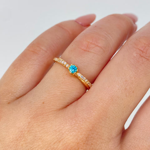 Anillo Solitario Churumbela Circones Blancos Celeste Oro amarillo / Talla 5 3/4 / 2,21 Gr †
