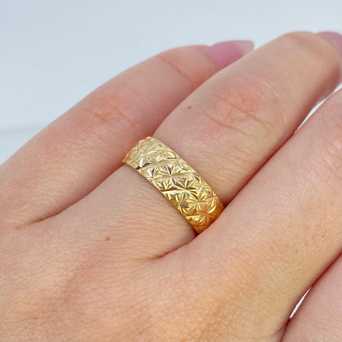 Anillo Argolla Diamantada Oro amarillo 18k / Talla 5 1/2 / 5,4 Gr *