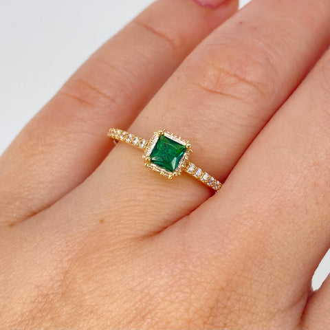 Anillo Solitario Cuadrado Circones Verde Oro amarillo / Talla 7 1/4 / 2,06 Gr †