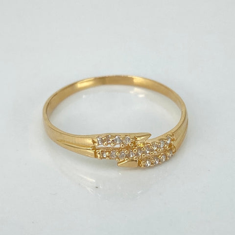 Anillo Flechas Circones Blancos Oro amarillo 18k / Talla 6 3/4 / 1,05 Gr