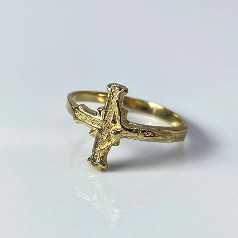 Anillo Cruz Cristo Oro amarillo 18k / Talla 9 1/2 / 2,93 Gr