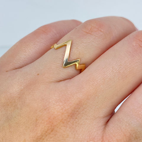 Anillo Linea Curva Oro amarillo 18k / Talla 5 3/4 / 1,22 Gr †