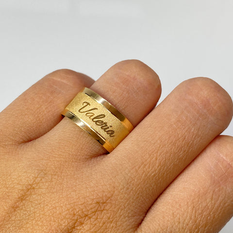 Anillo  Grado Nombre Valeria Oro amarillo 18k / Talla 8 3/4 / 2,38 Gr