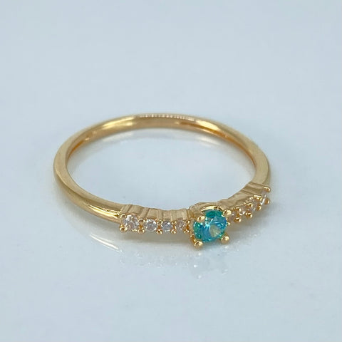 Anillo Solitario Churumbela Circon Blancos Azules Oro amarillo / Talla 7 / 1,47 Gr
