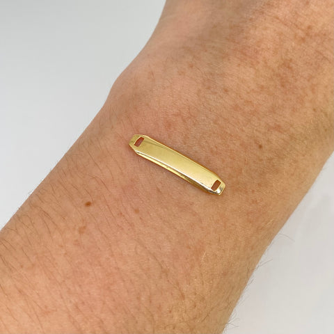 Herraje Placa Rectangular Curva Oro amarillo 18k 0,4 Gr / 2,2 Cm