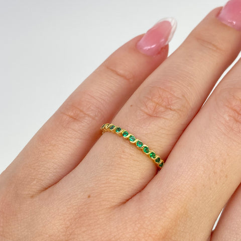 Anillo Circones Verdes Oro amarillo 18k / Talla 6 / 1,66 Gr *