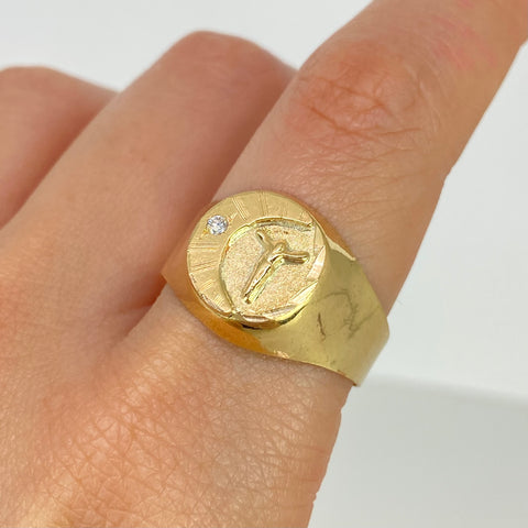Anillo Sello Ovalado Luna Cristo Circon Blanco Oro amarillo 18k / Talla 12 / 3,61 Gr