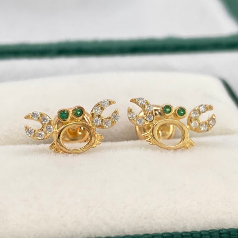 Topos Cangrejo Circones Blancos Y Verdes Oro amarillo 18k 1,07 Gr / 10,5 mm  *