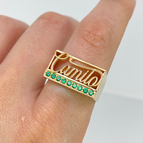 Anillo Nombre POR FABRICACIÓN 10 Pts De Esmeraldas Oro amarillo 18k / Talla 8 / 7,73 Gr *