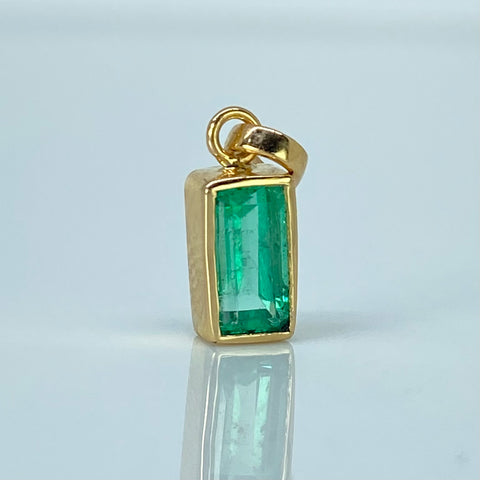 Dije Rectangular Esmeralda 45PTS Oro amarillo 0,85 Gr / 1,6 Cm *
