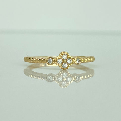Anillo Trebol Circones Blancos Oro amarillo 18k / Talla 6 3/4 / 1,93 Gr