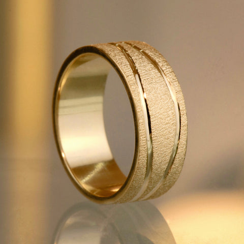 Anillo Argollas Arenado Lineas Curvas POR FABRICACION Oro amarillo 18k / Talla 7 /10 / 13,84 Gr *