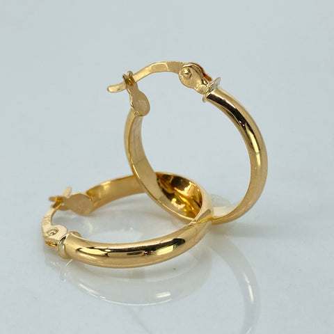 Candongas Semi Plana Redonda Oro amarillo 18k 1,57 Gr / 2 Cm †