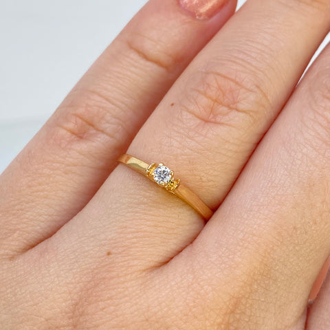 Anillo Solitario 4 Uñas Circón Blanco Oro amarillo 18k / Talla 5 1/4 / 1,45 Gr †