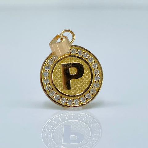 Dije Letra P Borde Circones Blancos Oro amarillo 18k 1,70 Gr / 2,2 Cm  *
