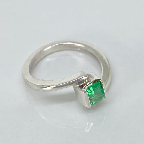 Anillo Esmeralda Rectangular 0.5Ct / Talla 6 1/2 Plata 925 3,25 Gr *