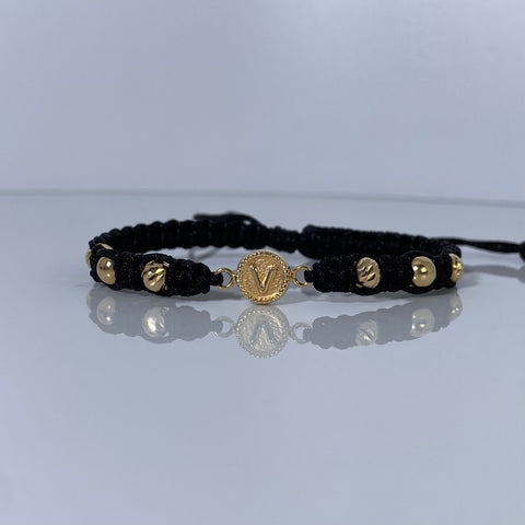 Pulsera tejida Herraje Letra V / BD 5mm 4uni BL 5mm 2uni / Hilo Negro Oro amarillo 18k 1,18 Gr *