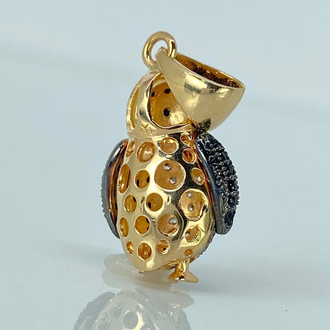 Dije Pinguino Articulable Circones Blancos Negros Oro amarillo y Oro blanco 18k 3,56 Gr / 2,6 Cm *