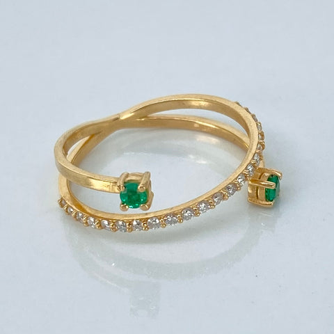 Anillo Cruzado 22Esmeraldas 2Diamantes Oro amarillo 18k / Talla 7 1/2 / 2,3 Gr †