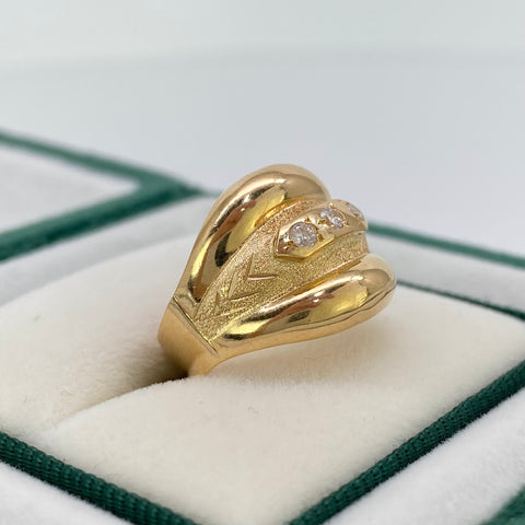Anillo Trio Circones Blancos Fondo Diamantado Oro amarillo 18k / Talla 6 / 3,14 Gr *