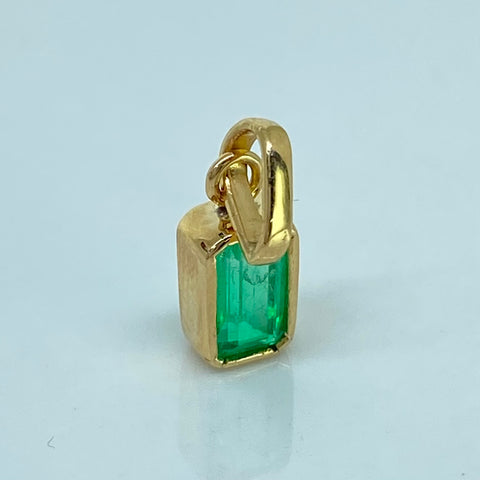 Dije Rectangular Esmeralda 66PTS Oro amarillo 0,72 Gr / 1,5 Cm *