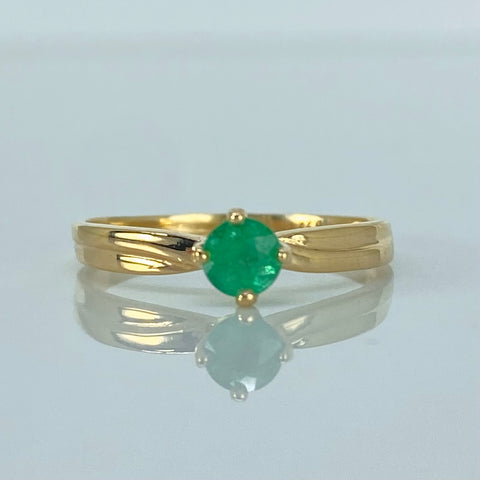 Anillo Solitario Esmeralda 0.22 CT Oro amarillo 18k / Talla 6 / 1,62 Gr *