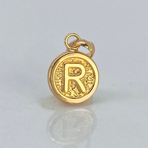 Dije Letra R Oro amarillo 18k 0,35 Gr / 1,4 Cm  *