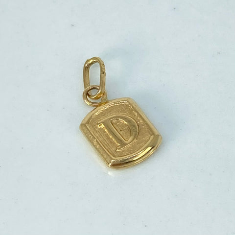 Dije Letra D Oro amarillo 0,3 Gr / 1,5 Cm †