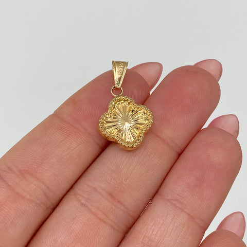 Dije Trebol Diamantado Oro amarillo 18k 0,9 Gr / 2,3 Cm *