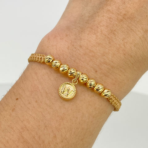 Pulsera tejida Dije Letra W / BD 8uni 5mm / Hilo Beige Oro amarillo 18k 1,24 Gr *