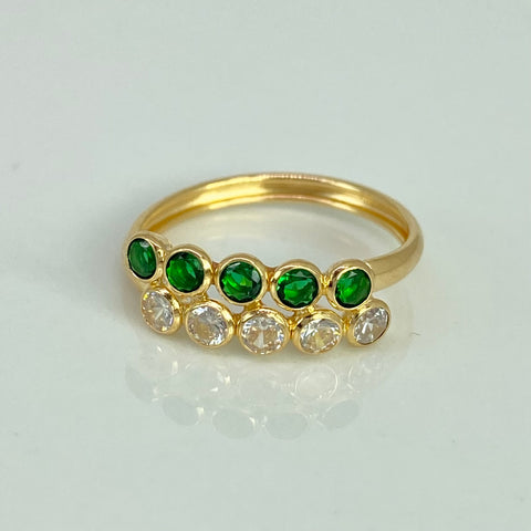 Anillo Circulos Circones Verdes Blancos Oro amarillo 18k / Talla 6 3/4 / 1,3 Gr *