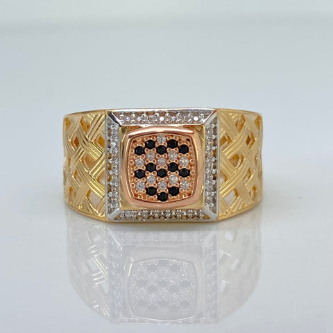 Anillo Cuadro Central Circones Blancos Y Negros Tres oros 18k / Talla 10 1/2 / 8,82 Gr