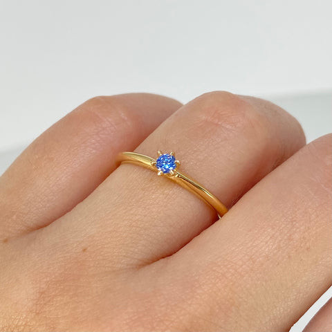 Anillo Solitario Circon Azul Oro amarillo / Talla 8 1/4 / 1,64 Gr
