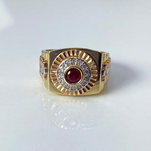 Anillo Circulo Fondo Diamantado  Circones Blancos Y Fucsia Tres oros 18k / Talla 10 1/2 / 10,15 Gr