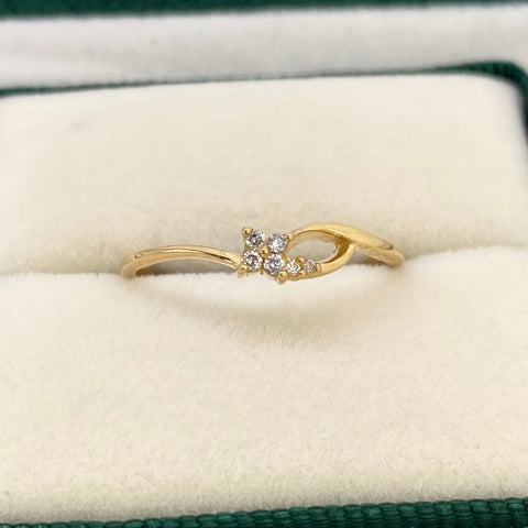 Anillo Abertura Flor Circones Blancos Oro amarillo 18k / Talla 6 1/2 / 1,26 Gr †