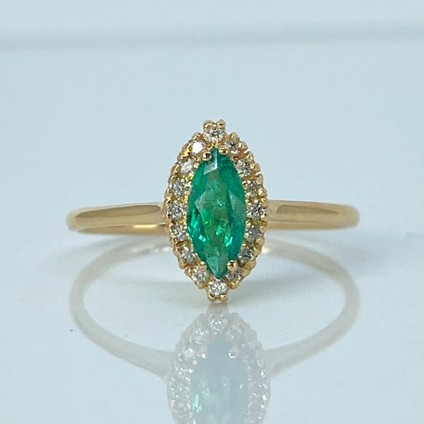 Anillo Marquiz Esmeralda 38PTS Diamantes 8PTS Oro amarillo / Talla 5 3/4 / 1,65 Gr *