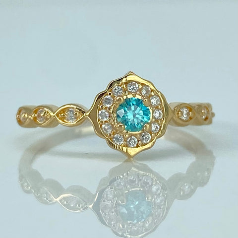 Anillo Solitario Circones Blancos Celeste Oro amarillo / Talla 5 3/4 / 2 Gr