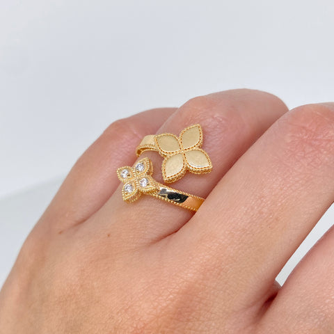 Anillo ● Trebol Circones Blancos Oro amarillo 18k / Talla 7 1/2 / +3 / 2,45 Gr *