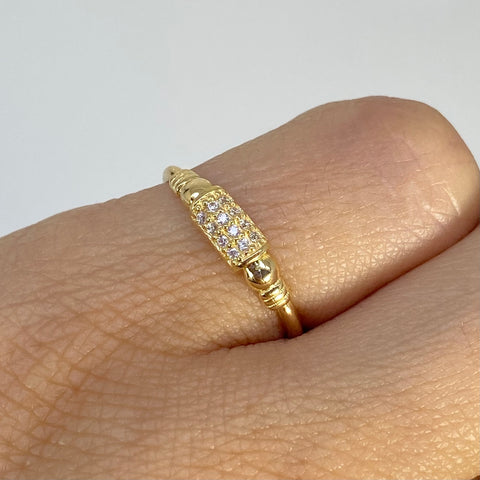 Anillo Centro Circones Blancos Oro amarillo 18k / Talla 5 / 1,24 Gr *