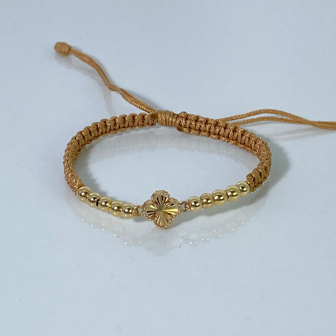 Pulsera tejida Herraje Trebol Diamantado / BL 4mm 10uni / Hilo Beige Oro amarillo 18k 1,77 Gr *