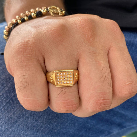 Anillo Circones Blancos Talla 9 3/4 Oro Amarillo 18k /6,17 Gr